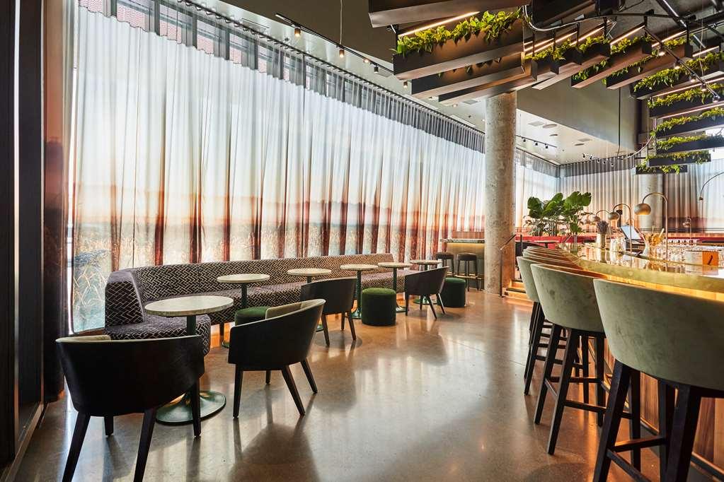 Escad Quartier Dix30 Hotel 4*
