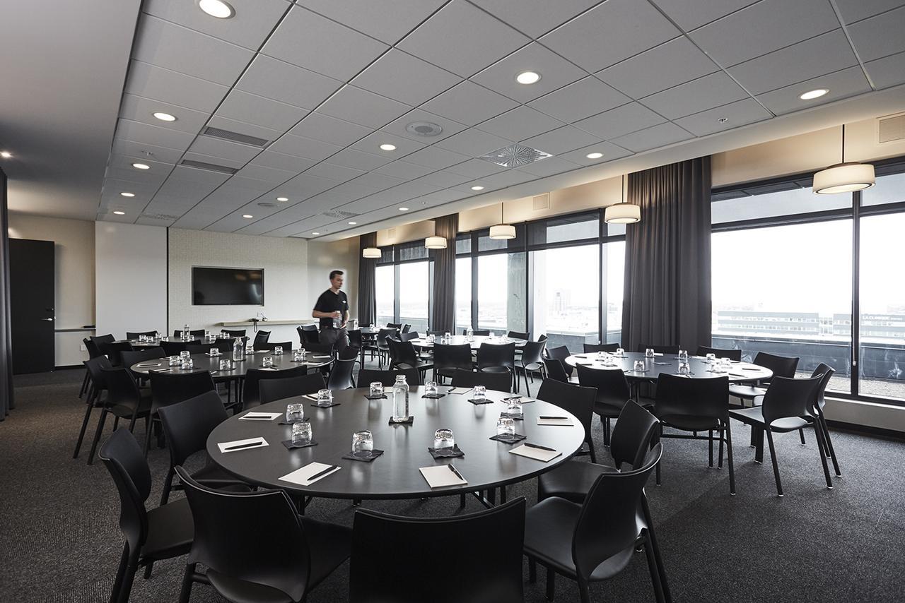 Escad Quartier Dix30 Hotel Brossard