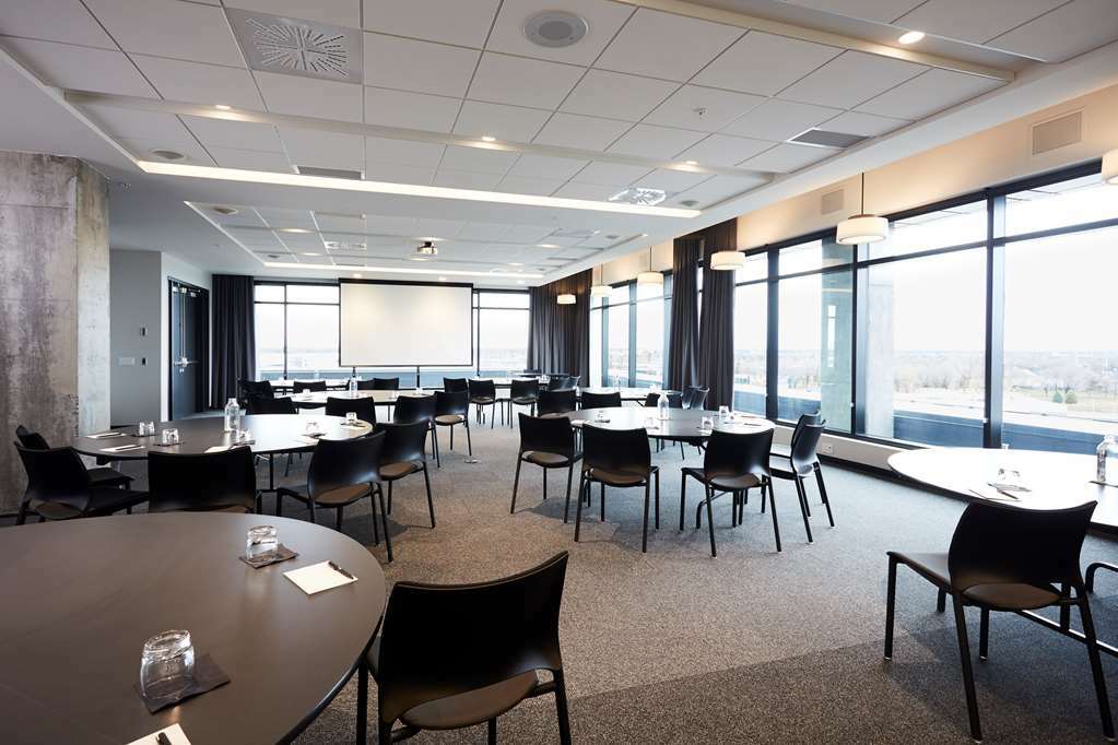 Hotel Escad Quartier Dix30 Brossard